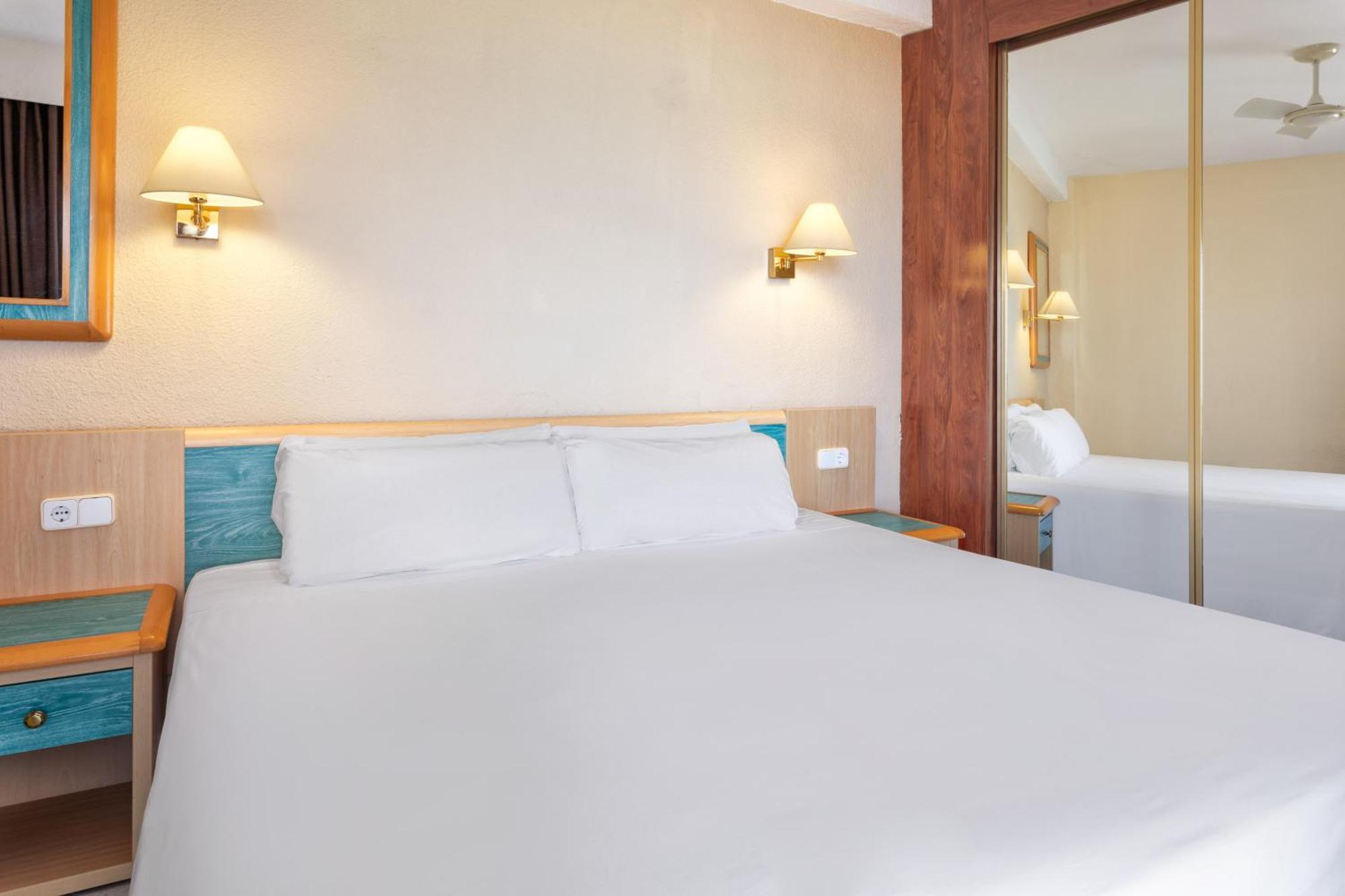 Sol Milanos Pingueinos Hotell Son Bou Eksteriør bilde