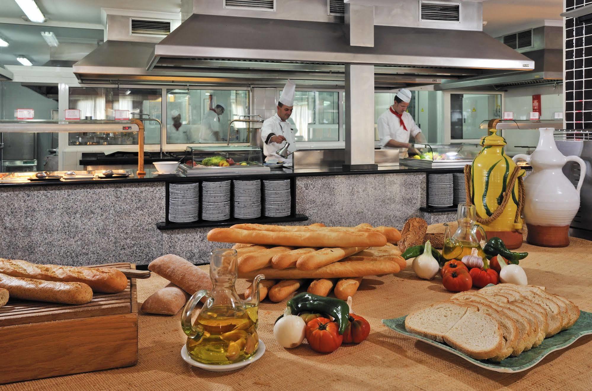Sol Milanos Pingueinos Hotell Son Bou Restaurant bilde